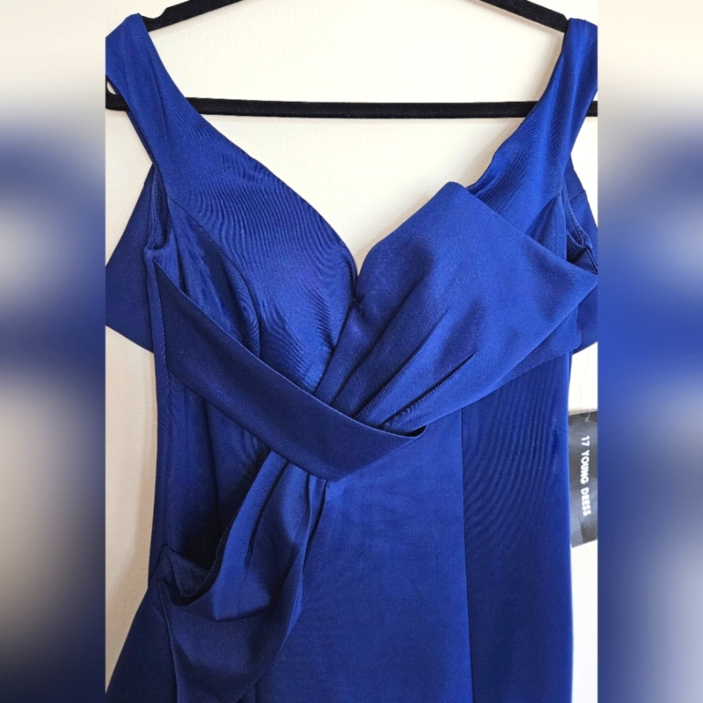 NWT Elegant Blue Evening Gown - Picture 7 of 9